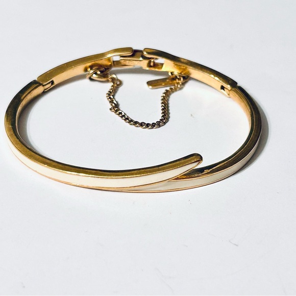 Monet Elegant Gold Women's Bracelet - Picture 1 of 5